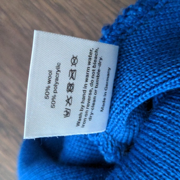 Canondale One Size fits all Blue and Green Thick winter hat with Pom Pom - Picture 4 of 4